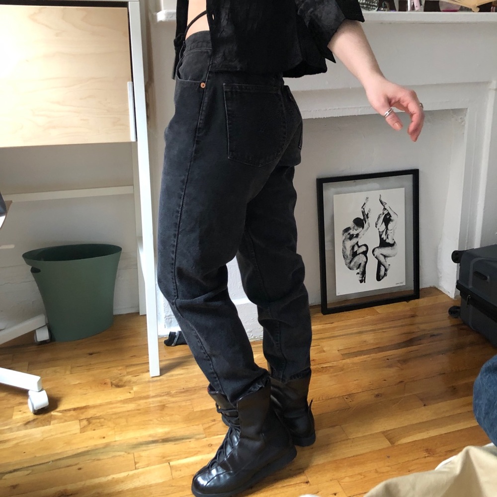 Vintage Levi’s 550 dark grey/black wash